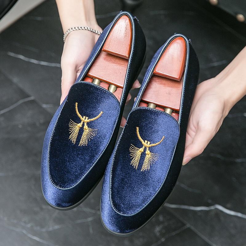 Modedesigner Trend Sammet Broderi Läder Körskor För Män Formell Bröllop Bal Klänning Hemkomst Sapatos Tenis Masculino