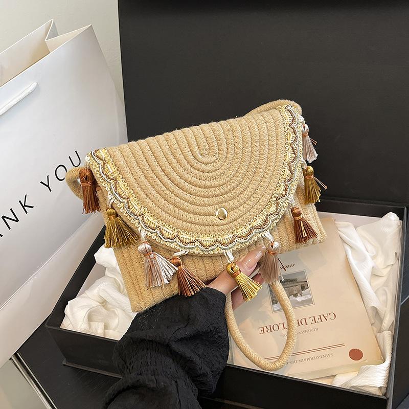 

Летняя новая плетеная сумка-седло с кисточками, трендовая сумка-мессенджер на плечо для отпуска, женская хаки