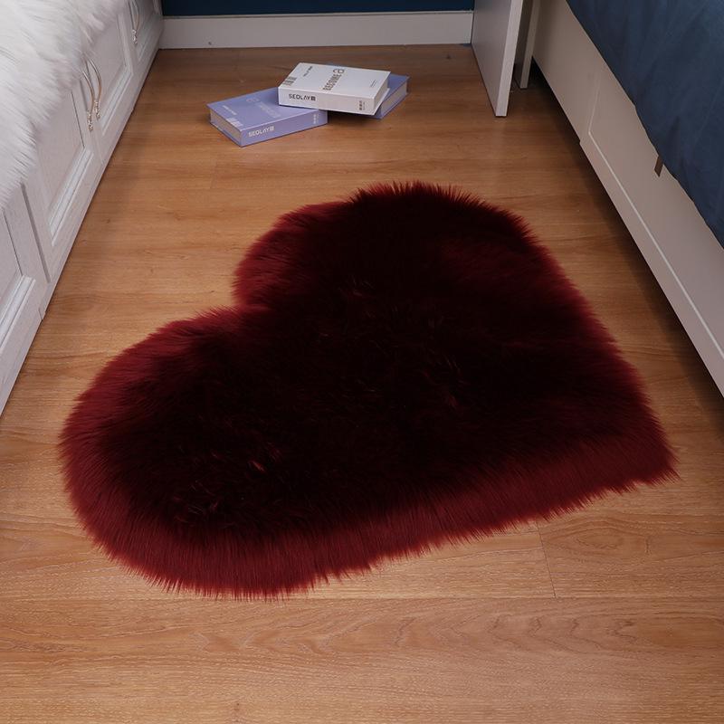 Heart-Shaped Plush Imitation Wool Rug and Cushion for Living Room or Bedroom