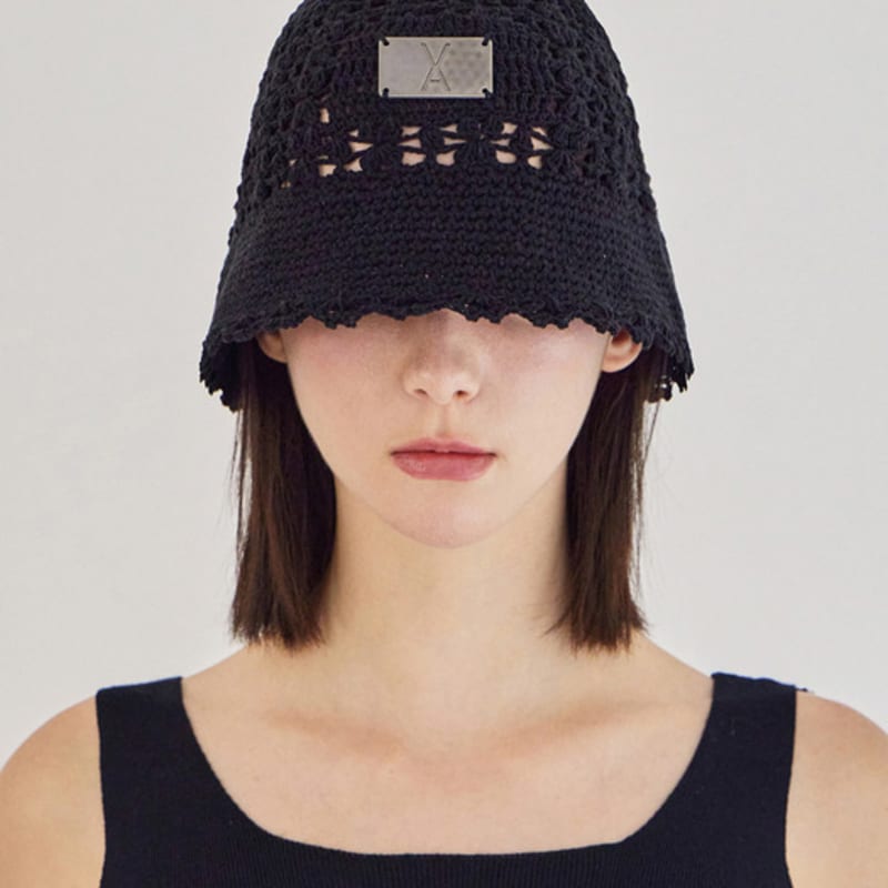 VARZAR VA Plate Crochet Bucket Hat Black
