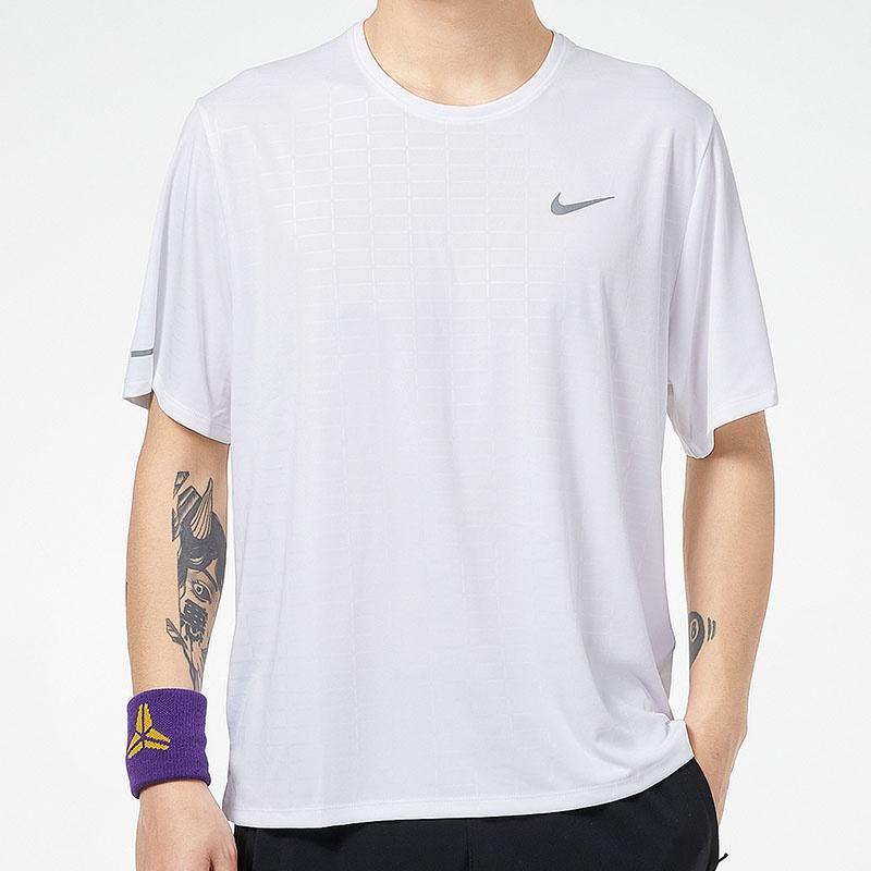 Nike T Shirts Men's White Crew Neck Moderate Straight Fit DA1318-100