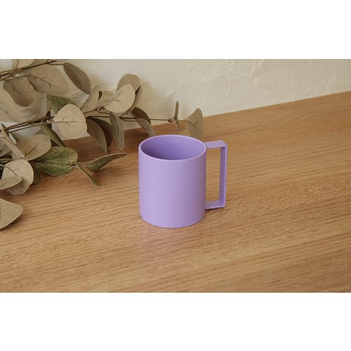 Easy to hold and anti-tip, this mug-like paper cup holder holds 7- and 9-ounce paper cups. Convenient and safe for leisure and office use (Lavender)