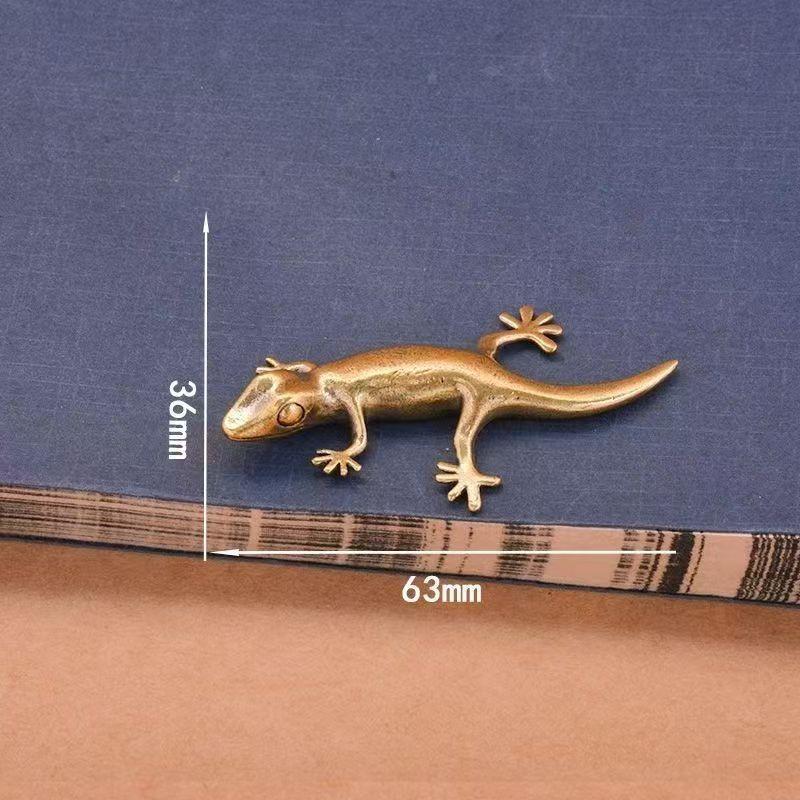 Solid Alloy Horned Lizard Mini Figurine Vintage Finish For Desktop Terrarium Decor Collection