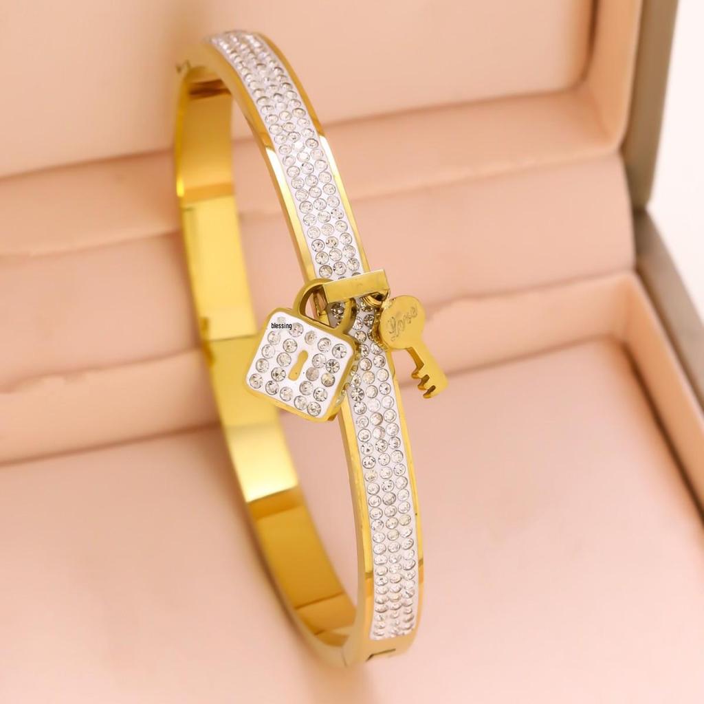 18K Gold-Plated Titanium Steel Women's Bracelet - Non-Fading, High-End, Light Luxury Jewelry