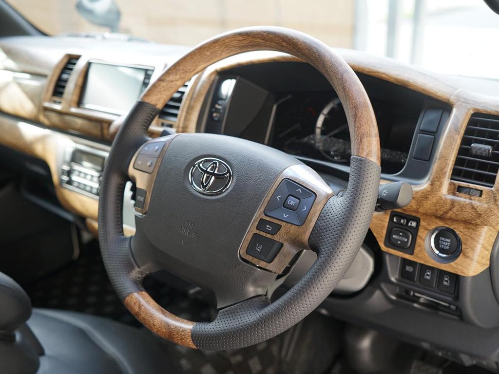 200 Series and 8th Steering Switch Natural Wood Finish TRISTAR'S [Hiace 6th, 7th, Generation] Panel, 3-Piece,