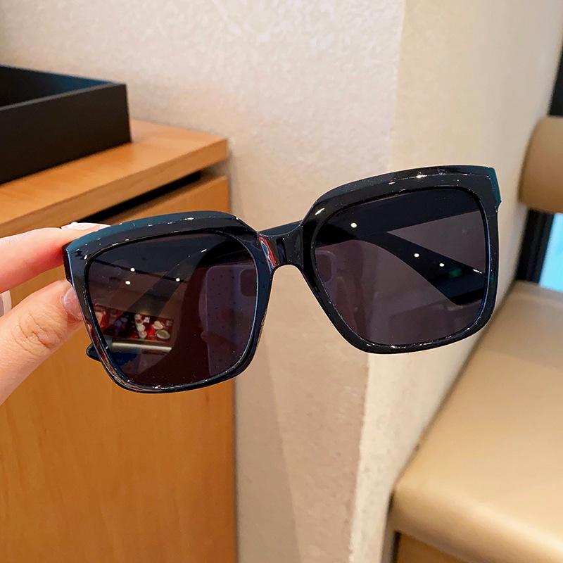 Trendy Polarized Aviator Sunglasses for Boys & Girls - UV Protection