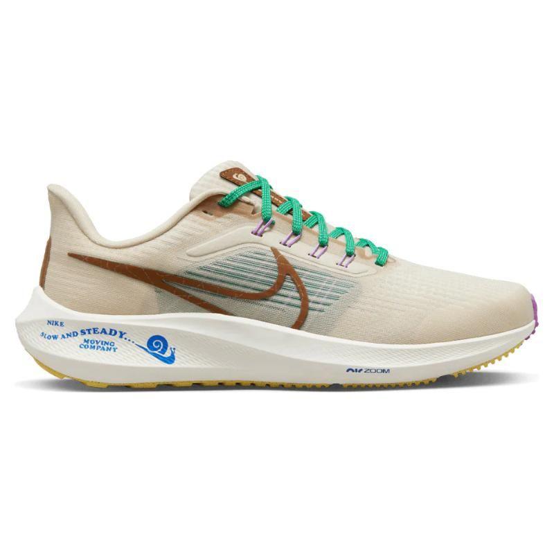 Nike Air Zoom Pegasus 39 Premium Moving Company Chaussures de Sport pour Homme Crème Sanddrift Lait de Coco DV8922-100