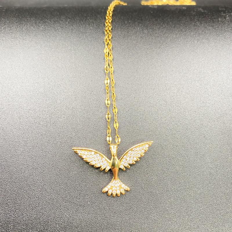 Luxurious Gold-Plated Copper Pendant Necklace with Diamond-Set Flying Bird