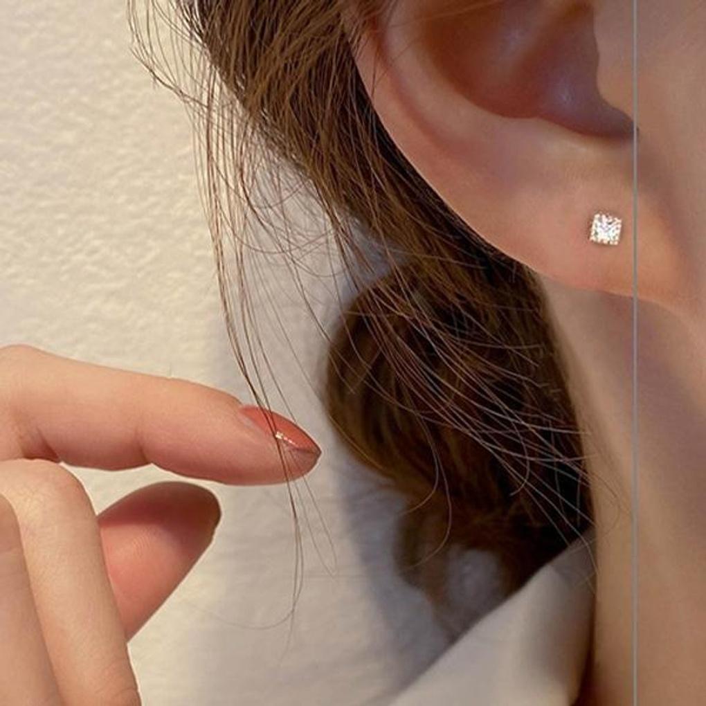 Damen Point Täglich Kleines Quadrat Piercing