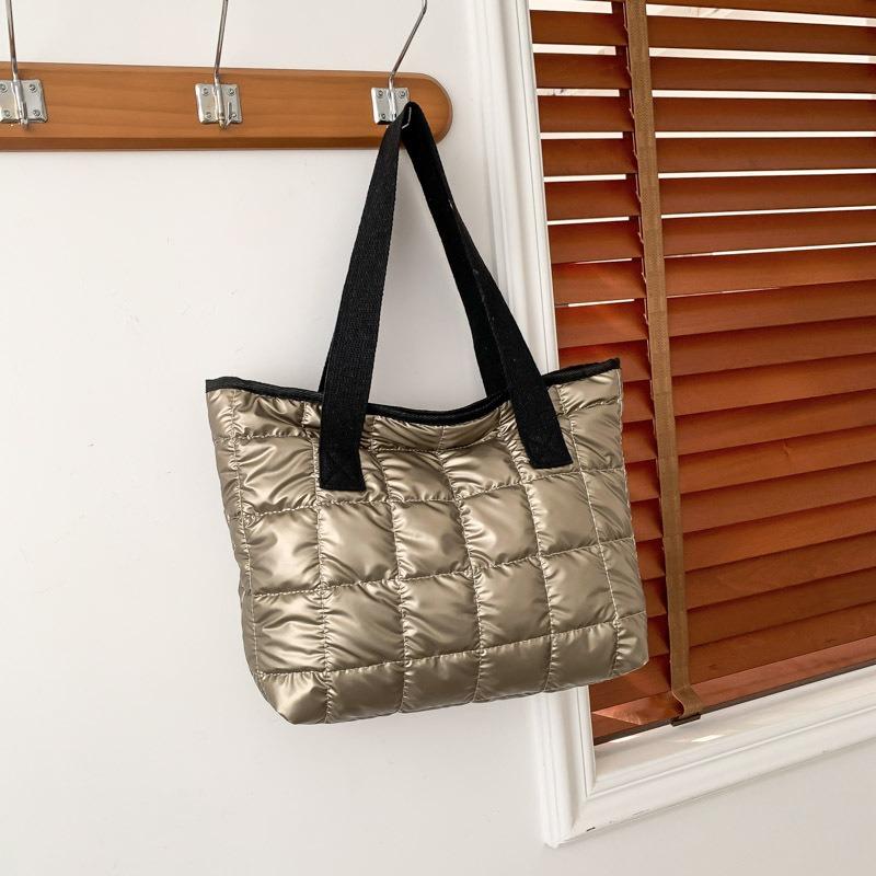 Personalized fashion versatile handbag winter new texture make-up lesson single shoulder underarm tote bag