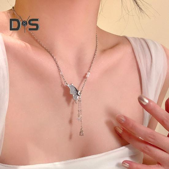 Dame Halskjede Kobber Sommerfugl Anheng Dusk Cubic Zirconia Elektrobelagt Justerbar Lengde Ball Party Halskjede Hals Smykker