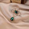 Court Jewel Brooch Female Emerald Crystal Square Corsage Suit Clothing Emerald Set with Diamonds