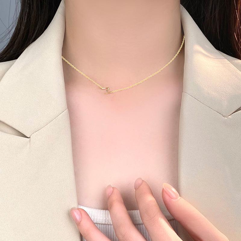 Fashionable M-letter Necklace for Women, Versatile and Niche, High-end Collarbone Chain Neck Accessory