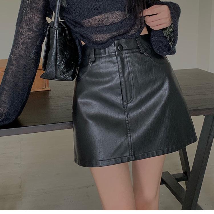 Elegant Black PU Leather Midi Skirt: Women's High-Waist, Slimming A-Line, Hip-Hugging Mini Skirt for Autumn