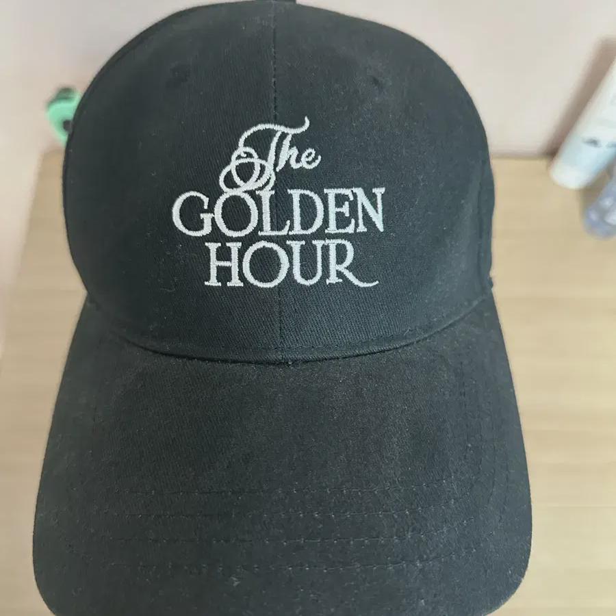 

Я продаю шляпы Golden Hour