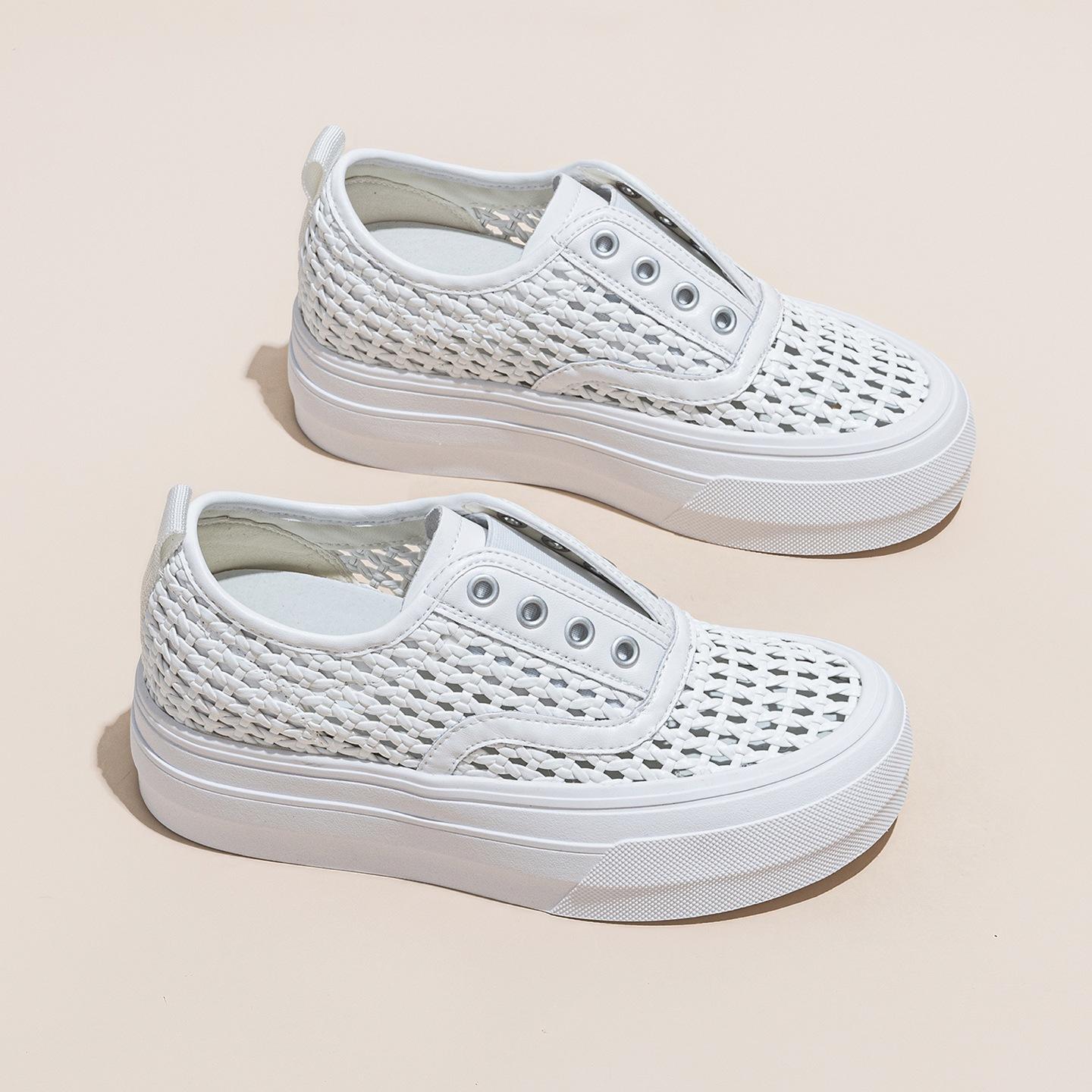 

Thick-soled little white shoes women s 2025 new summer outer wear fashionable versatile hollow breathable one-pedal lazy board shoes 35