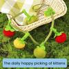 Jouet Ficelle à Herbe à Chat en Forme de Fruit Jouet Interactif pour Chat Ficelle Teaseur pour Chat avec Clochette Tomates Douces Jouet à Mâcher pour Chat pour le Jeu et l'Exercice des Chats d'Intérieur