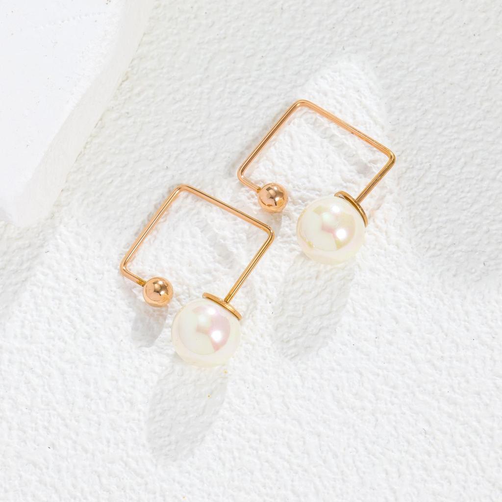 Xiaoxiangfeng Japanese and Korean Elegant Pearl Square Earrings Rose Gold Stud Earrings Niche High Color Retention