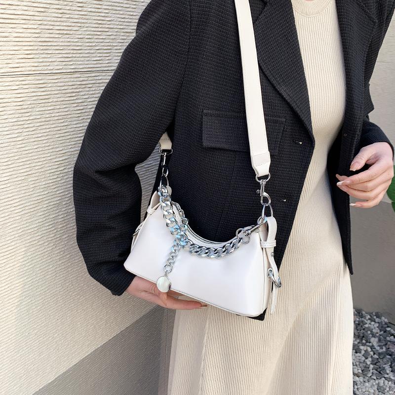 High-end small bag women's 2025 new model, popular texture this year, niche single shoulder armpit bag, fashionable messenger bag