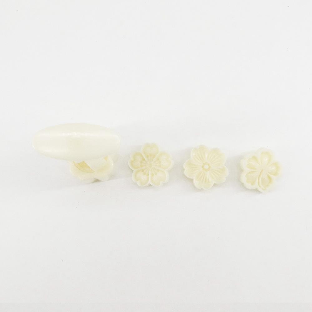 Making Manual Press Flower Pattern Pastry Tool Cookie Stamps Mooncake Press Sakura Mooncake Mold