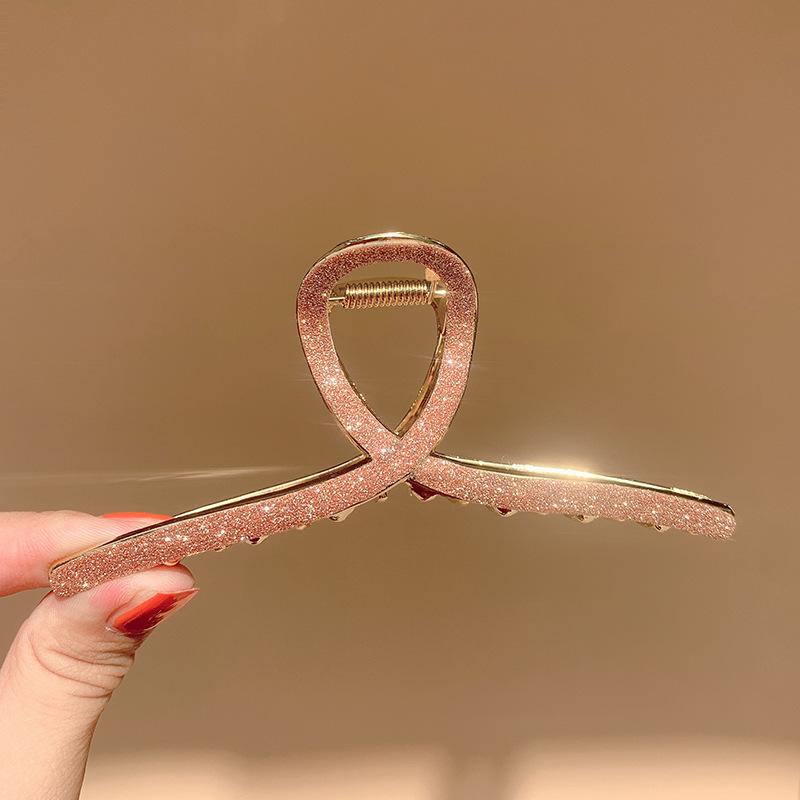 

Металлическая заколка для волос с матовой текстурой