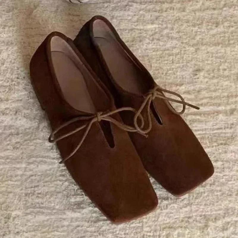 

Туфли на плоской подошве с квадратным носком, замшевые туфли с бантом, новые зимние дизайнерские повседневные туфли 2024 года, трендовое платье для прогулок, модные женские туфли 35