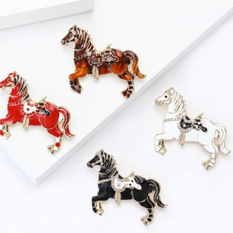 Sturdy Alloy Chinese Zodiacs Horse Brooch for Fashion Accessories and Special Occasions