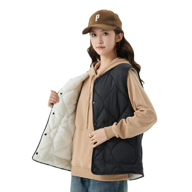 Women's warm, enlarged, thickened and velvet inner vest, women's lamb wool buttons, casual outer cotton vest