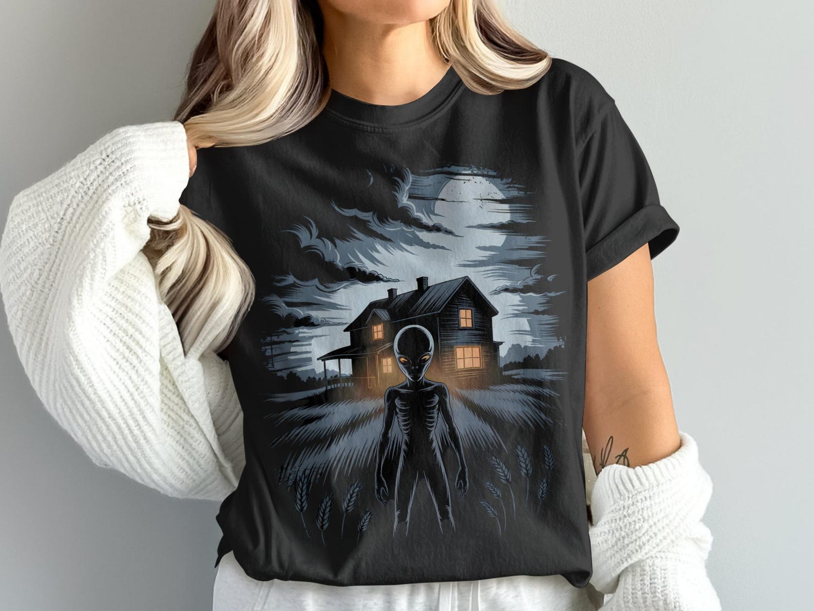 Alien Abduction T-Shirt, UFO Design Tee, Extraterrestrial Graphic Shirt, Spooky Sci-Fi Apparel, Grey Alien T-Shirt S
