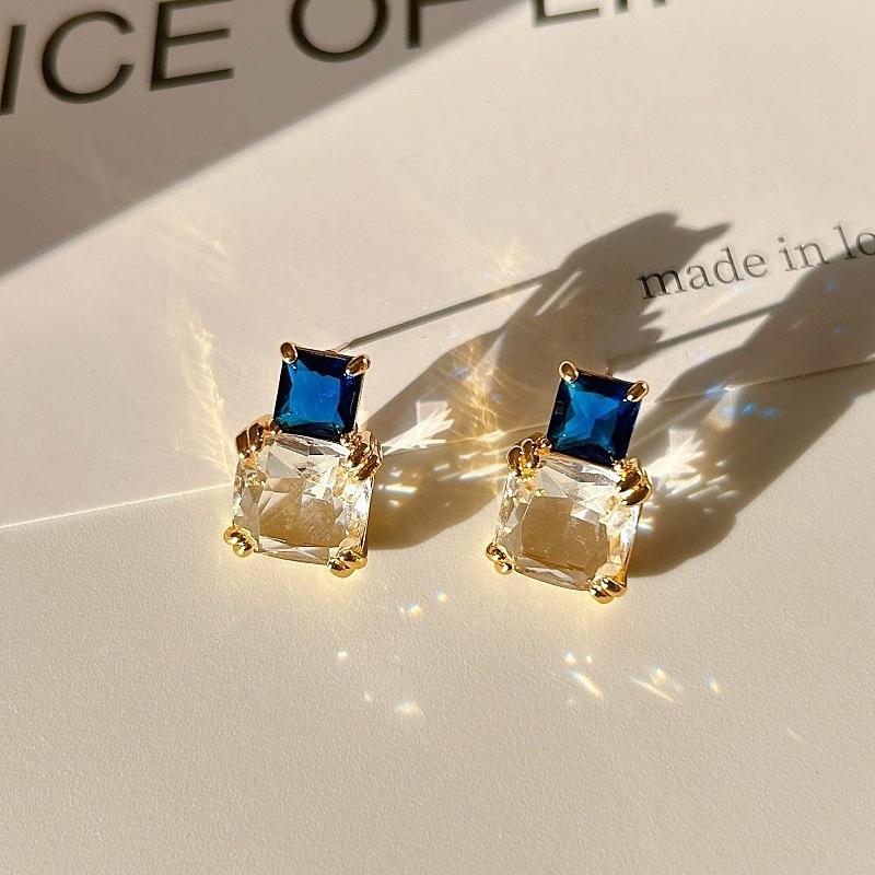 High Sense Super Shining Zircon Stud Earrings Light Luxury Fashion Gentle Elegance Temperament Stud Earrings Commuter Versatile Earrings Women