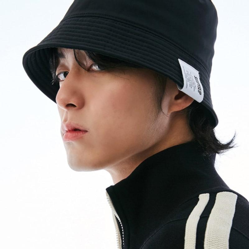 SLEEPYSLIP SATIN SCHWARZER BUCKET HAT