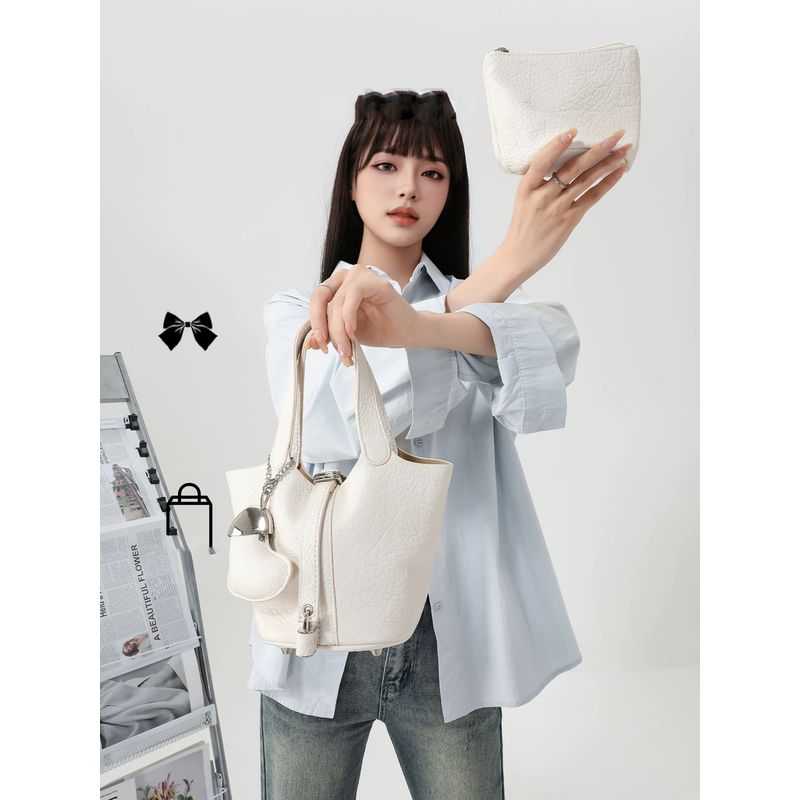 

Women s Bag Summer New Super Popular Soft Leather Bucket Bag Advanced Texture Niche Design Portable Messenger Bag White