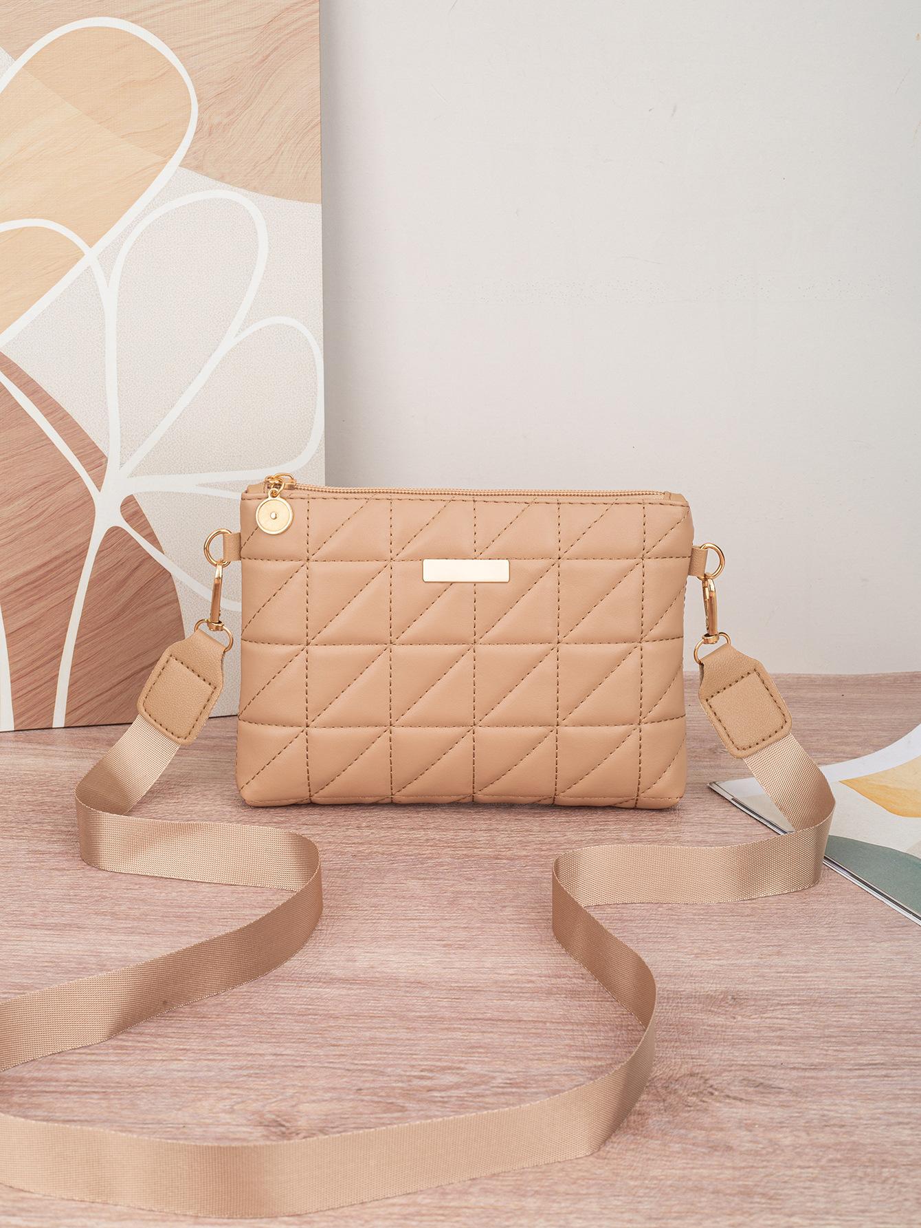 

Fashionable Mini Phone Bag Embroidered Compact Hand Exclusive Bag New Triangle Small Square Bag