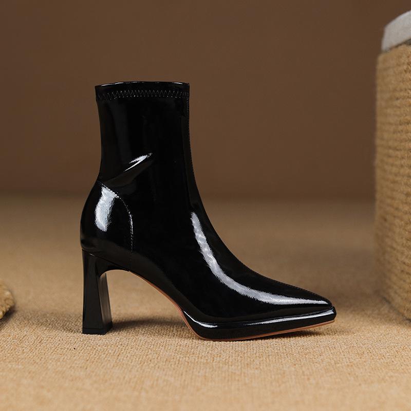 

French pointed patent leather thin boots 2025 autumn and winter new versatile temperament solid color waterproof table thick heel Martin boots 39 чорний