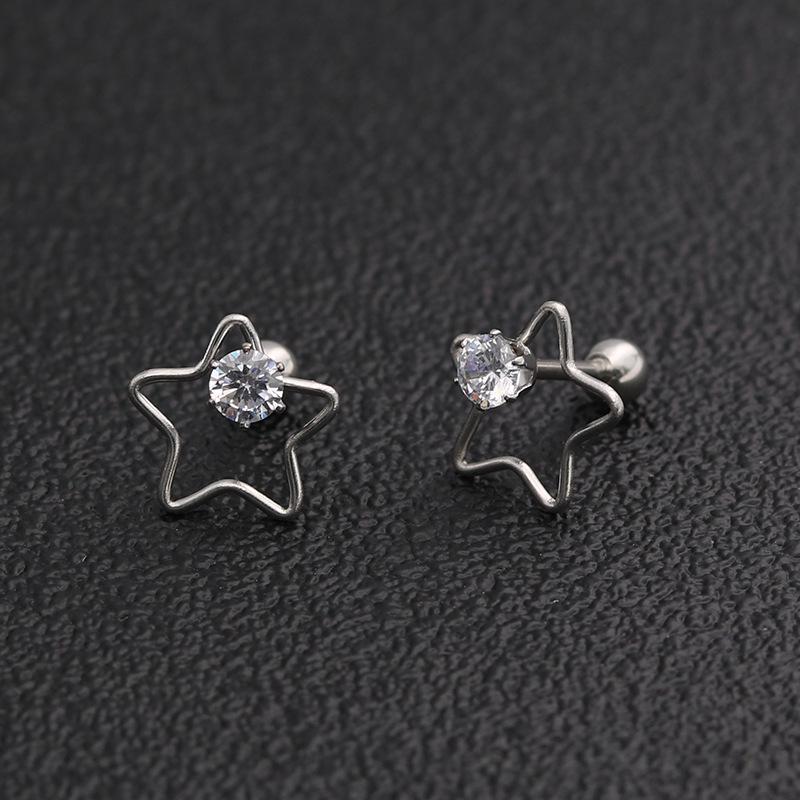 Minimalistische japanische & koreanische Stern Titanstahl Zirkon Ohrstecker für Knorpelpiercing