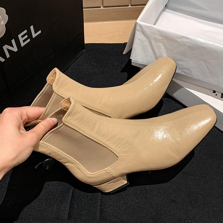 Francouzské čtvercové špičky střední podpatek silný podpatek krátké boty dámské 2025 podzim a zima nové korejská verze hovězí kůže jednoduché a všestranné elastické