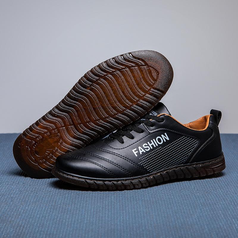 Men's Casual Leather Shoes with Soft Soles and Soft Surfaces Lightweight Sports Outdoor Running Shoes Men Vulcanize Shoes