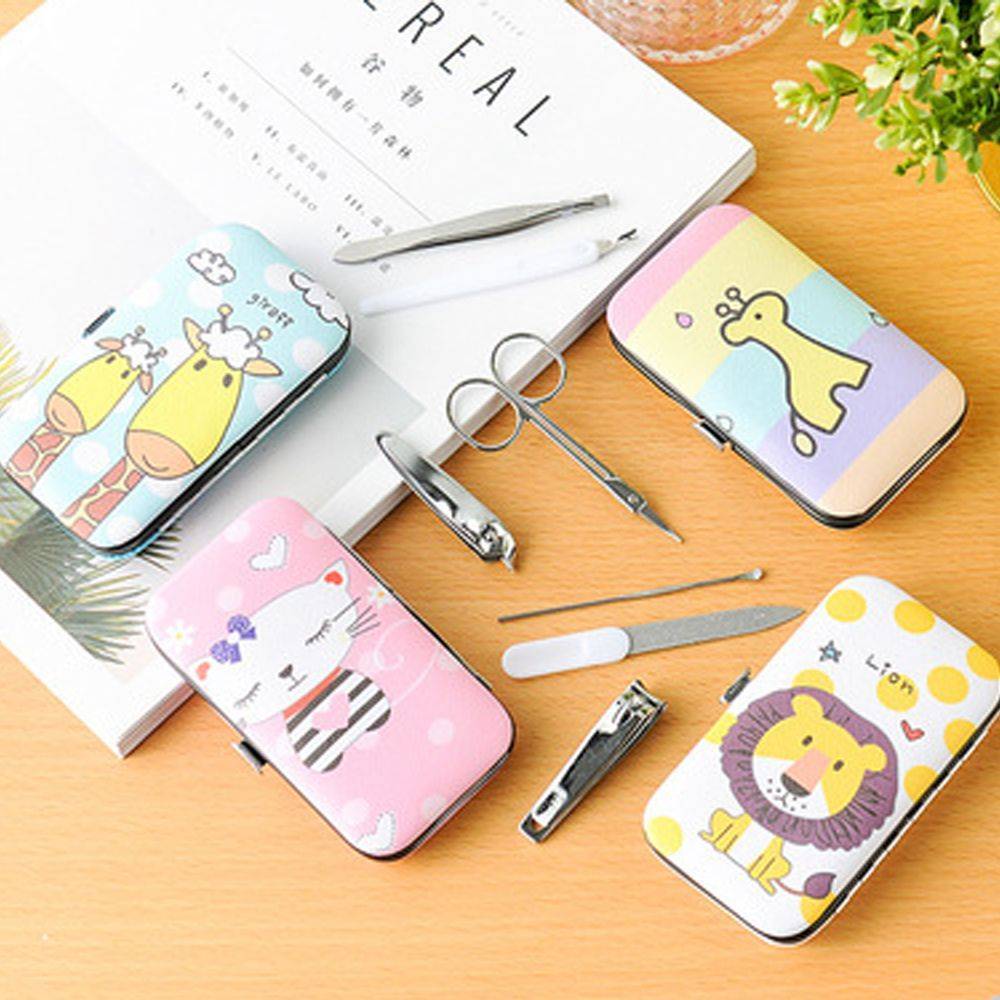 

Набор из 7 предметов для ухода за ногтями Cutie Nail Care, выберите 1 цвет cat