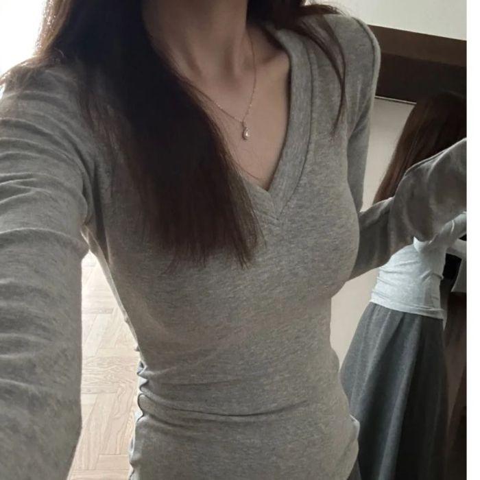 Solid Color V-Neck Long Sleeve Slim Fit T-Shirt for Women - Early Autumn Basic Layer Top