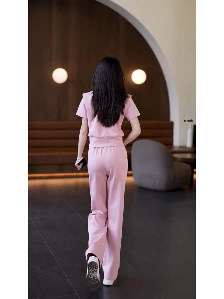 Women's Summer 2024 Stylish Casual Two-Piece Suit - Age-Reducing Sportswear with Short Sleeves
