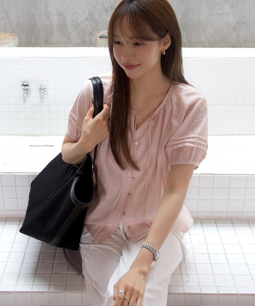 Yulago Elena Puff Half Sleeve Blouse