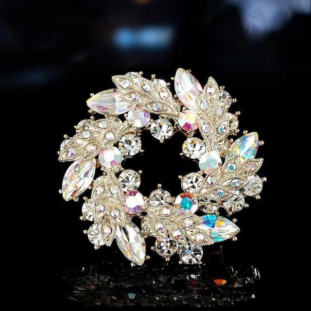 High -End Brooch Round Coat Breast Buckle Women 'S Simple Cardigan Pin Buckle Fixed Corsage Clothes With Accessories