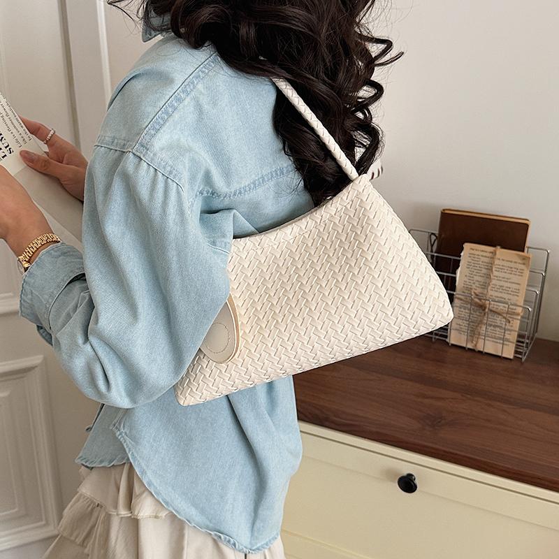 Woven Texture Shoulder Bag with Braided Handle and Soft Structure Elegant Style for Daily Wear