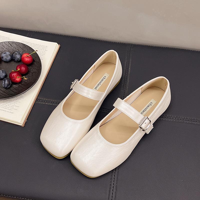 Retro Mary Jane shoes women's skirt 2025 spring and summer new one-word buckle gentle wind women's shoes soft sole is not tired