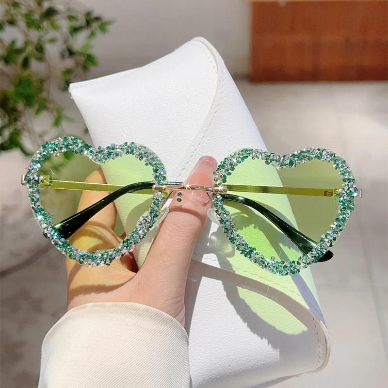 Heart Shaped Sunglasses with Rhinestones Women  New Fashion Decorative Sun Glasses Chic Sweet Beach Vacation Shades