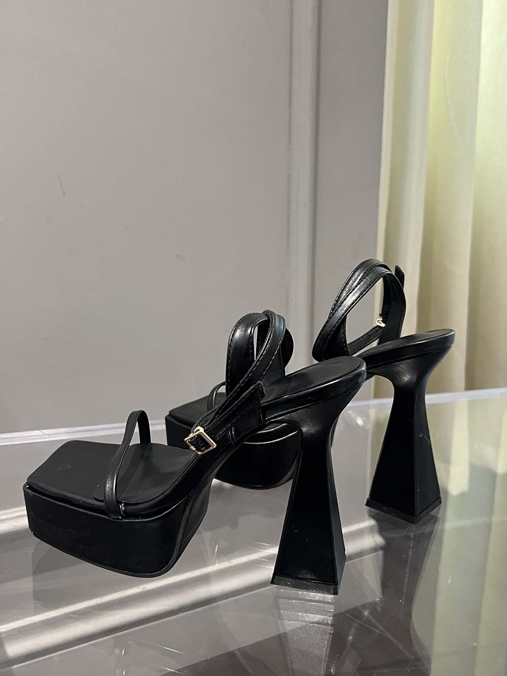 

Модные туфли на платформе для женщин. Босоножки с квадратным открытым носком. Летние туфли. Туфли на толстом каблуке. Босоножки для вечеринок и свадеб. Шлепанцы. Туфли-мюли. 39 5.5 чёрный