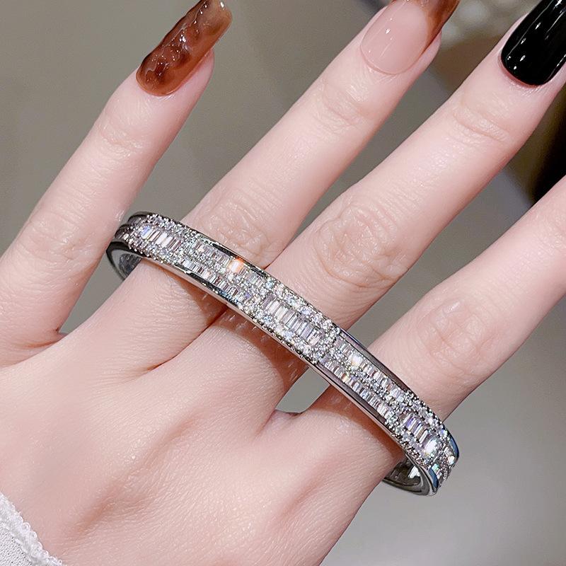 Light Luxury High-End Full Diamond Zircon Bracelet Niche Design Simple Fashion Luxury Temperament Jewelry