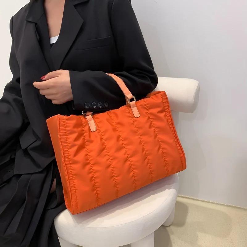 Borsa A Tracolla Donna In Nylon Trapuntato – Leggera E Spaziosa, Cinturino Regolabile, Per Viaggi E Uso Quotidiano