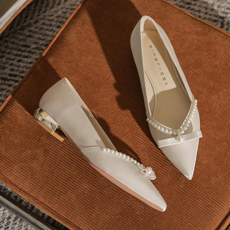 

23005 Французские свадебные туфли на плоской подошве женские на толстом каблуке 2025 новые свадебное платье Сюхэ двойной вариант низкий каблук одинарные туфли 35