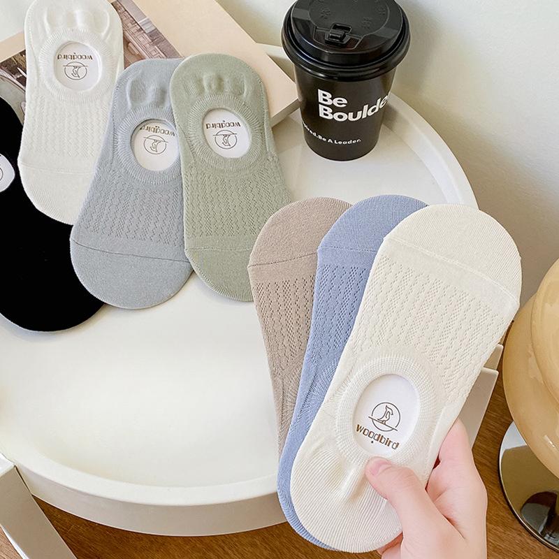 Female Summer Thin Mesh Absorbs Sweat and Does Not Slip Off with Shallow Mouth Invisible Socks